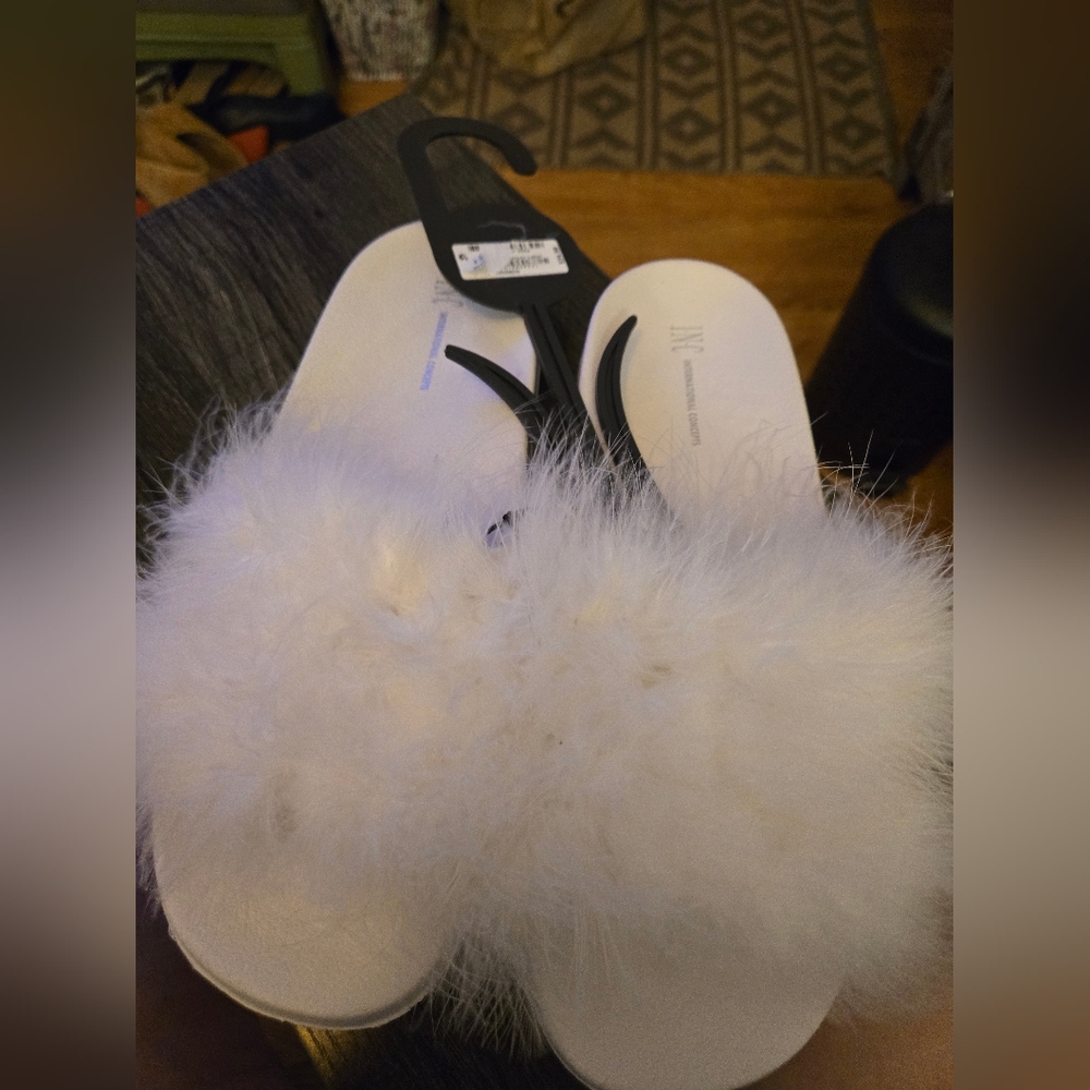 INC International Concepts Marabou Pool Slides Women's XL 11/12 Bright White